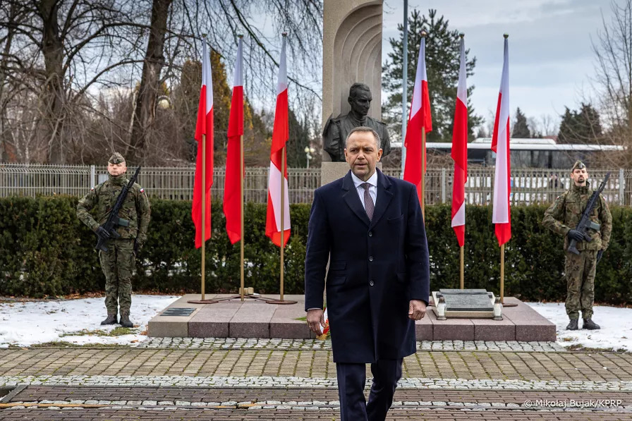 Karol Nawrocki w Oświęcimiu. Hołd pierwszym więźniom Auschwitz i ofiarom obozu