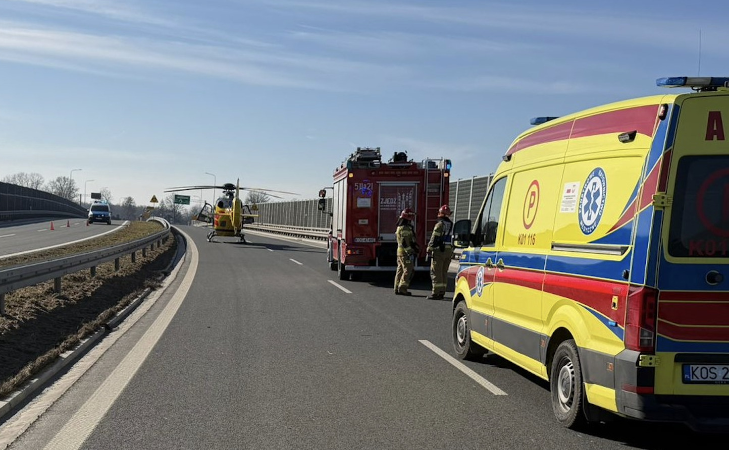 Wypadek motocyklisty na obwodnicy Oświęcimia! Helikopter LPR w akcji. 50-latek stracił panowanie