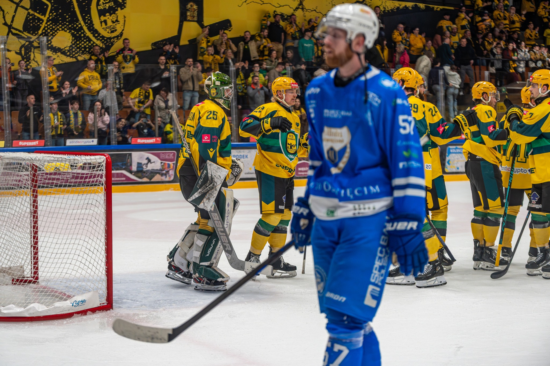 Minimalna porażka Unii Oświęcim w Katowicach! 3:4 po walce do końca, GKS prowadzi serię 1:0