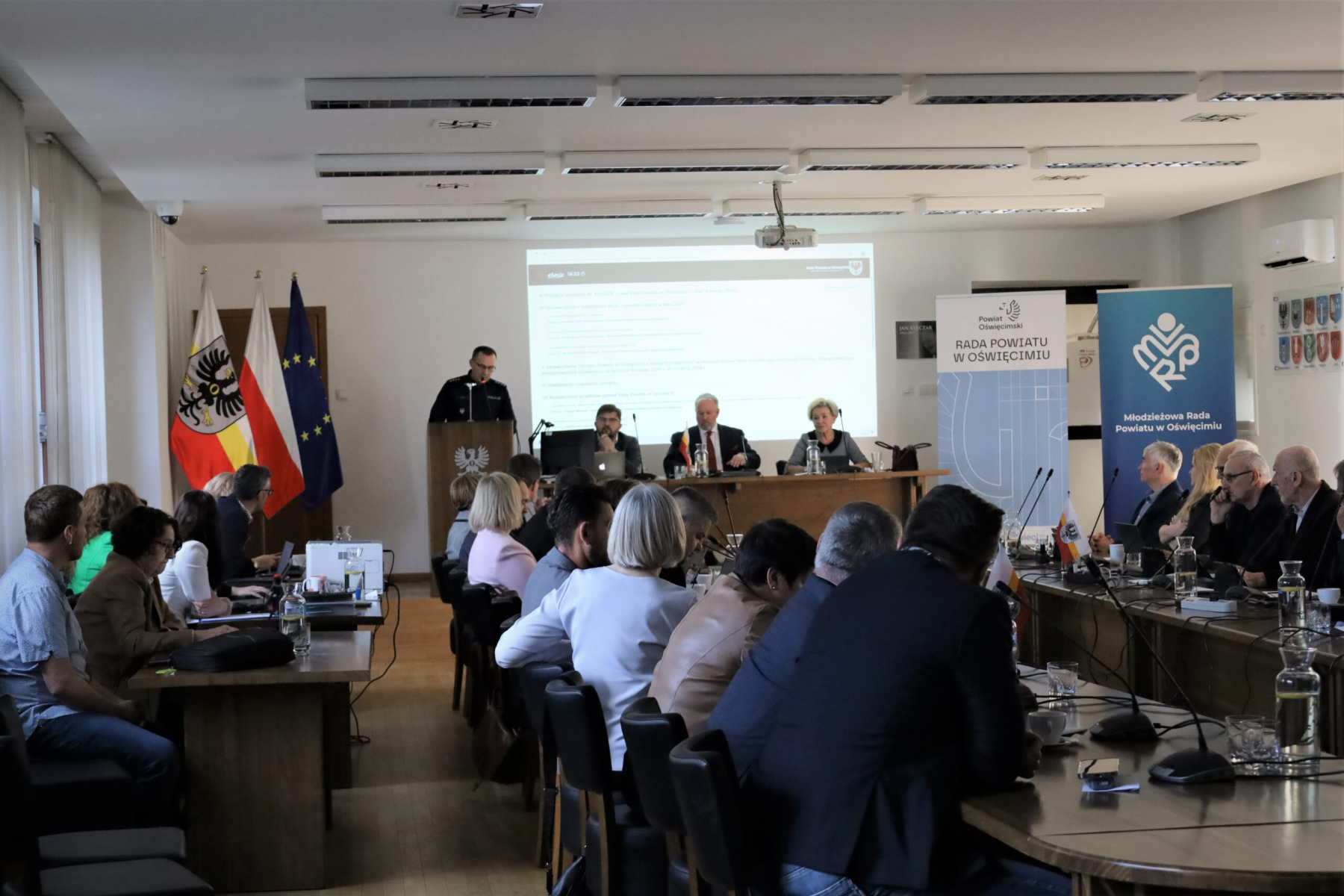 18 540 interwencji, 80 wypadków, 904 sprawy narkotykowe! Policja Oświęcim podsumowuje 2025 rok