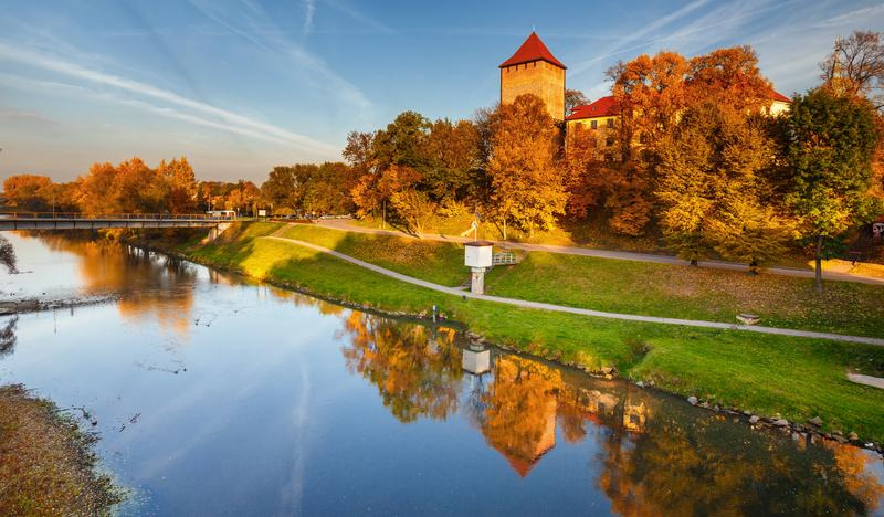 Przewodnik po zabytkach Oświęcimia! Zamek, synagoga, kościoły, tunele – odkryj historię miasta