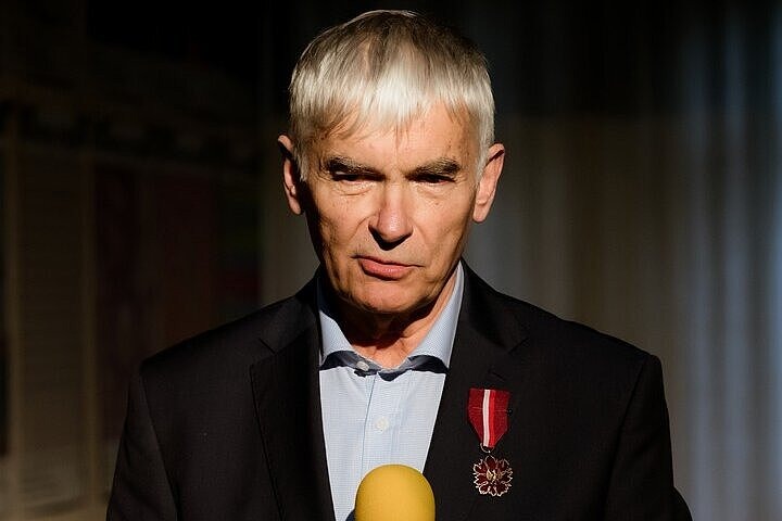 Krakowski Salon Poezji w Oświęcimiu i odznaczenie Gloria Artis dla byłego dyrektora MDSM