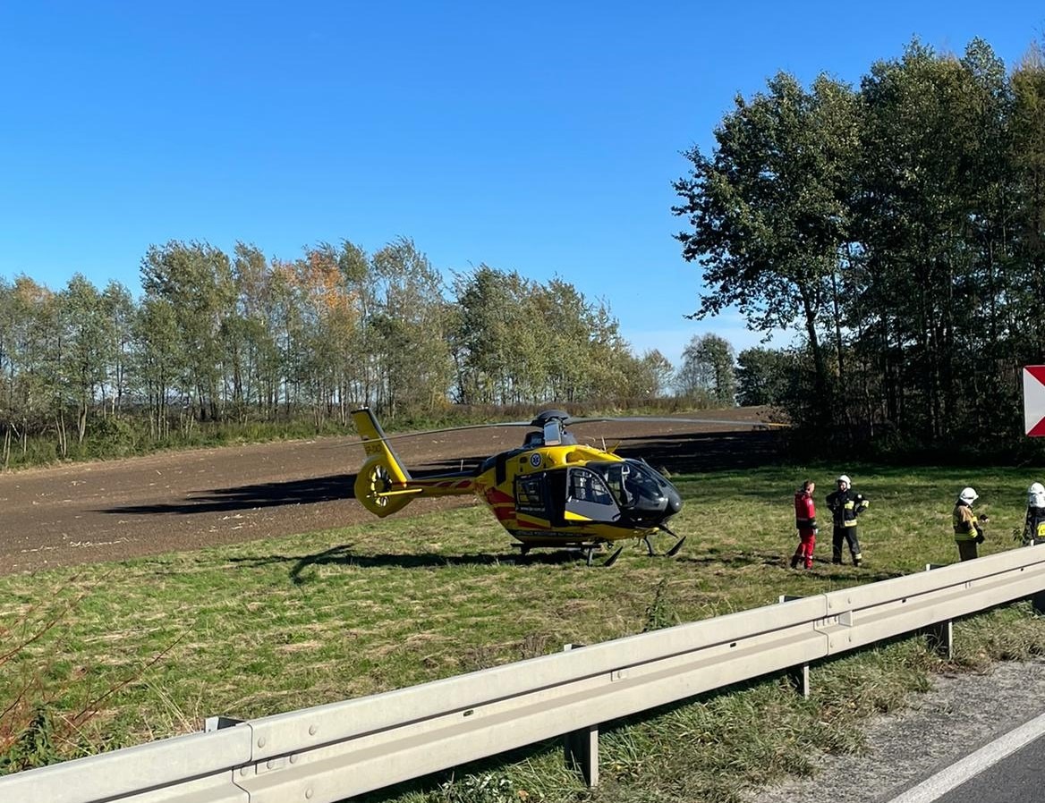 Malec: Rowerzystka uderzyła w rower znajomego i doznała poważnego urazu głowy