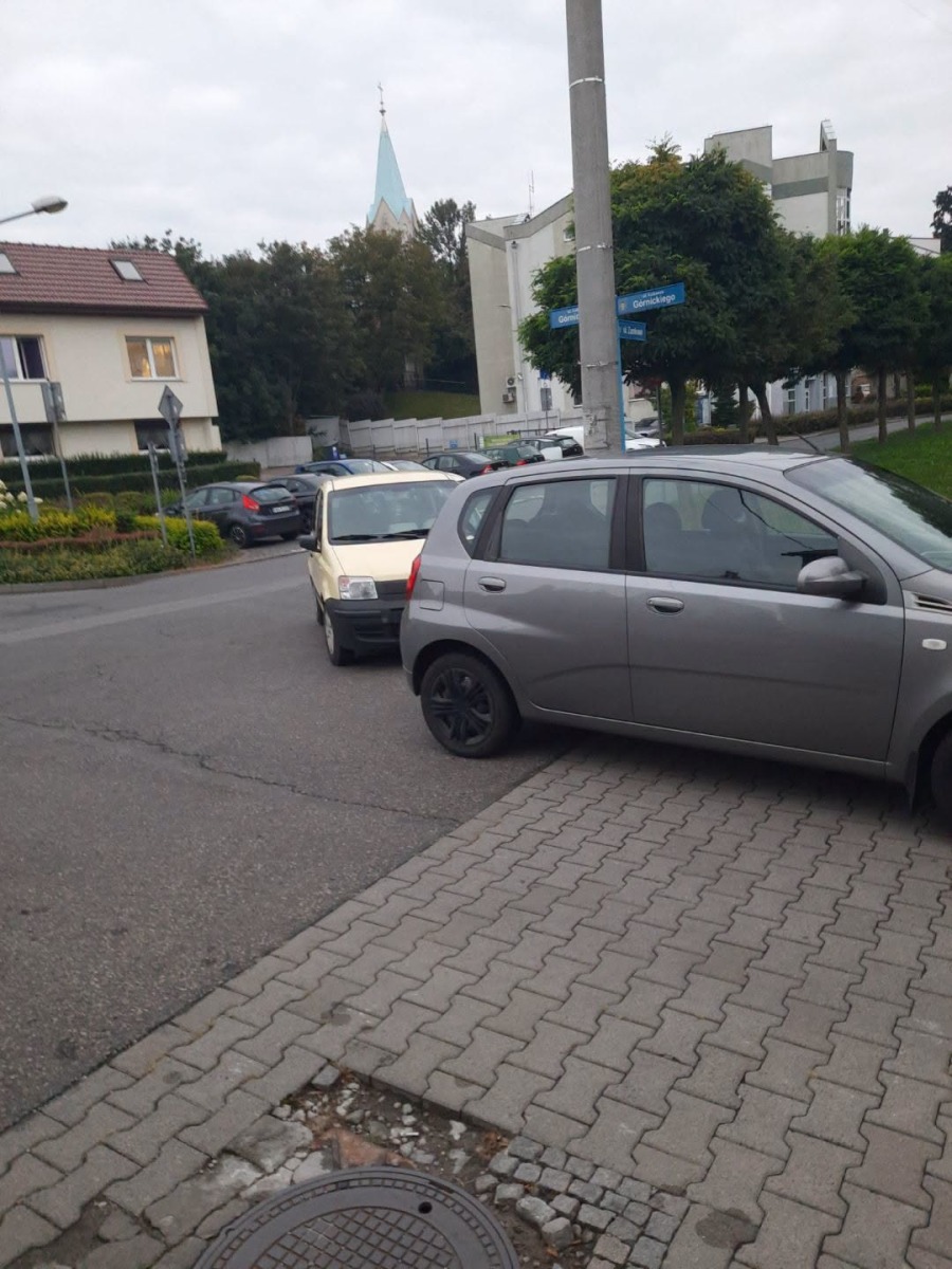Płatny parking na Bulwarach przepędził kierowców na ul. Górnickiego. Mieszkańcy chcą zakazu ruchu, prezydent Chwierut odmawia