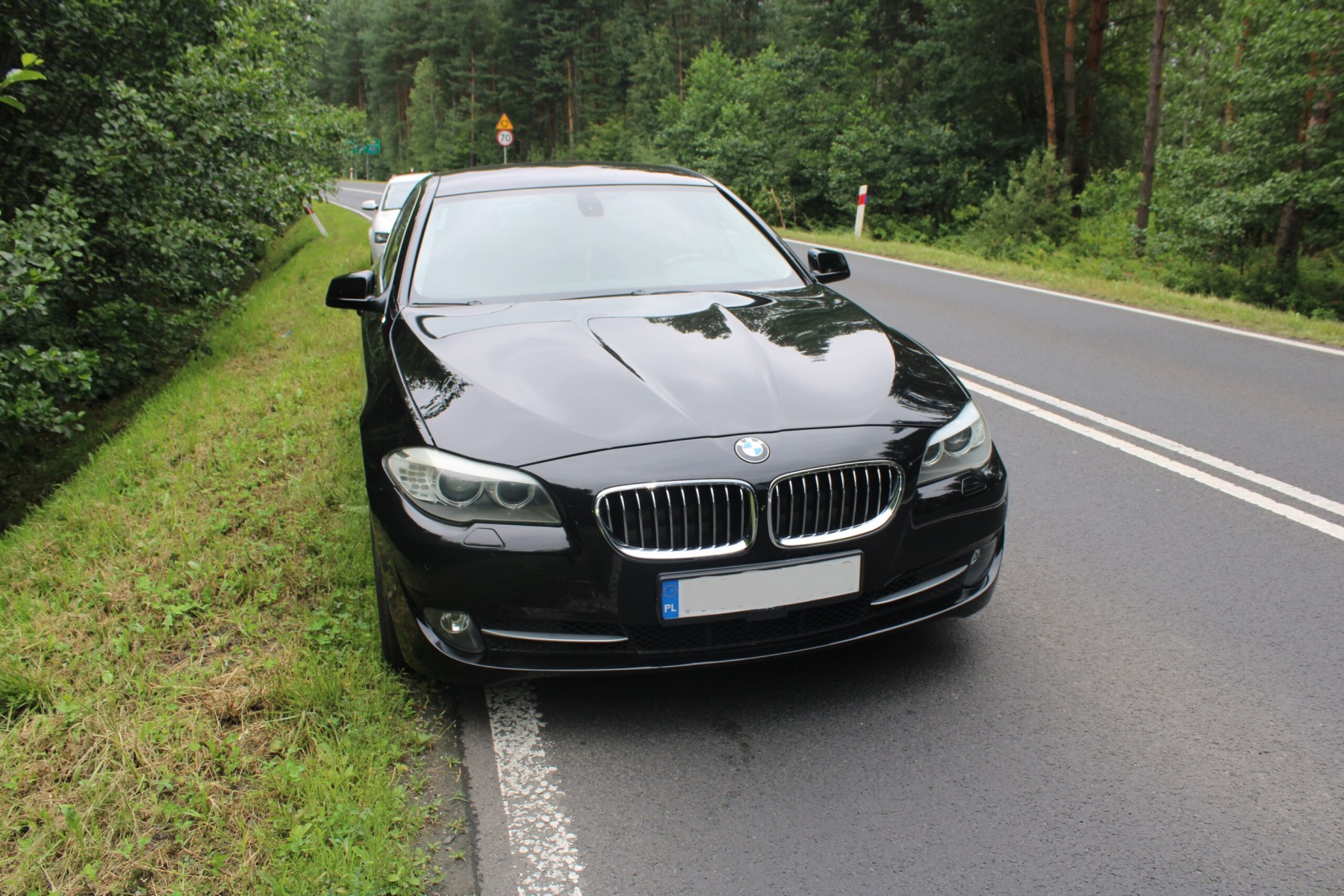 Turyści zatrzymali pijanego 76-latka za kierownicą BMW w Bobrku. Miał 2,1 promila