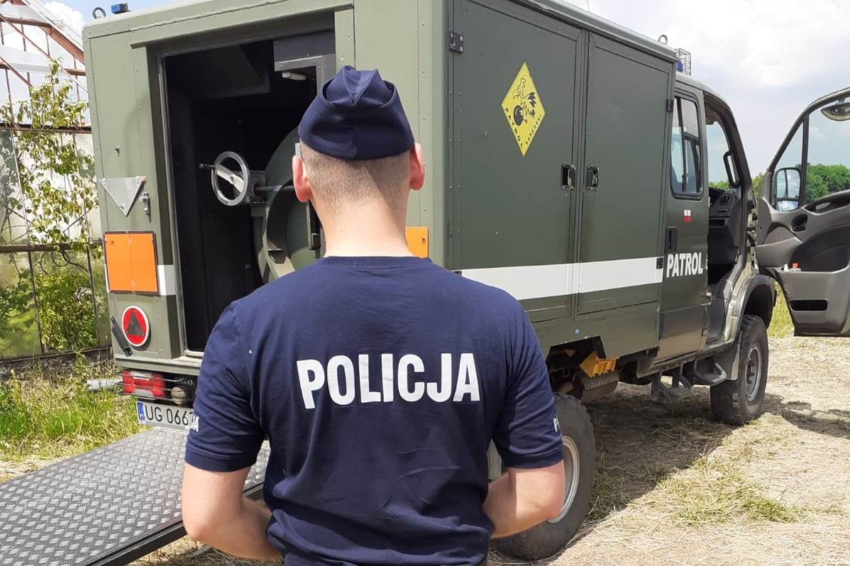 Dwa pociski moździerzowe znalezione w Brzezince. Saperzy przejęli niewybuchy