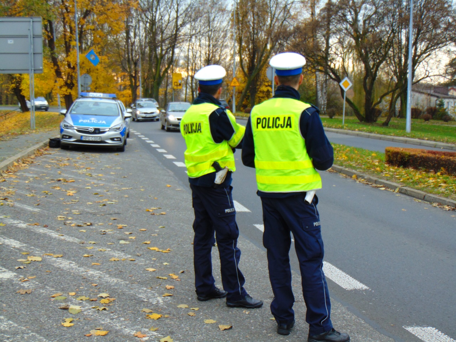 Akcja „Znicz 2026” w powiecie oświęcimskim. Policja przypomina o bezpieczeństwie w okresie Wszystkich Świętych