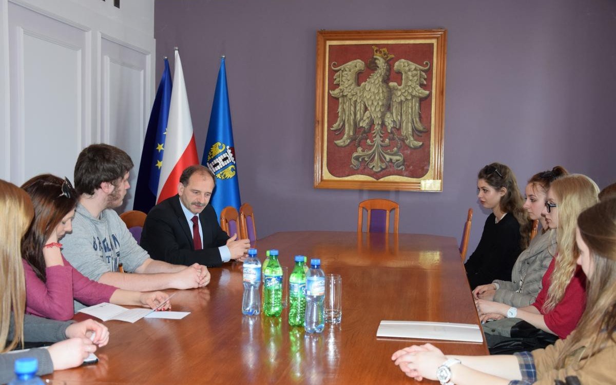 OŚWIĘCIM. Podczas gry miejskiej poznawali funkcjonowanie miasta