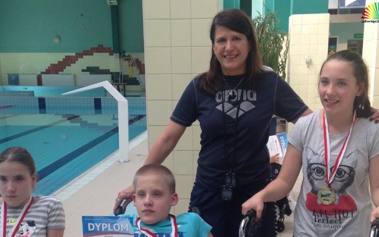 VIDEO-POWIAT. Niepełnosprawni pływacy zdobyli worek medali