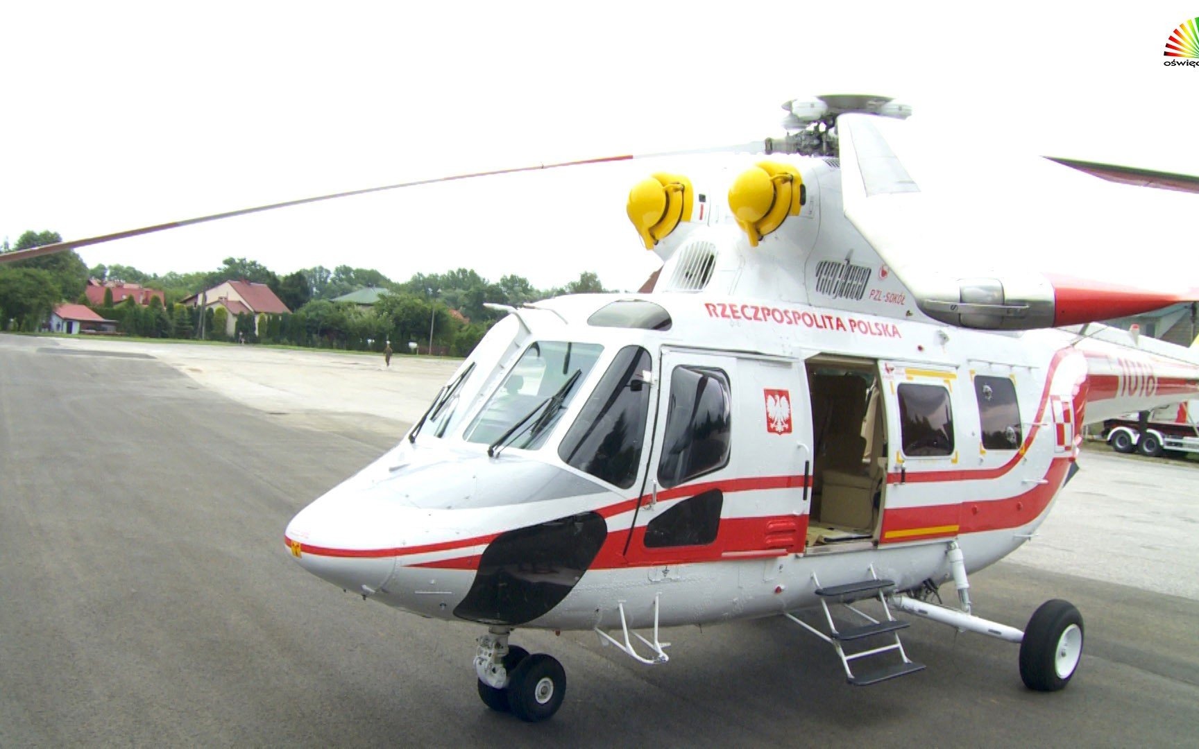 FOTOGALERIA. Lądowanie papieskich helikopterów w Oświęcimiu