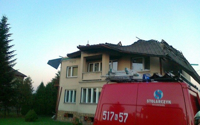 NOWA WIEŚ. Zawalił się remontowany dach