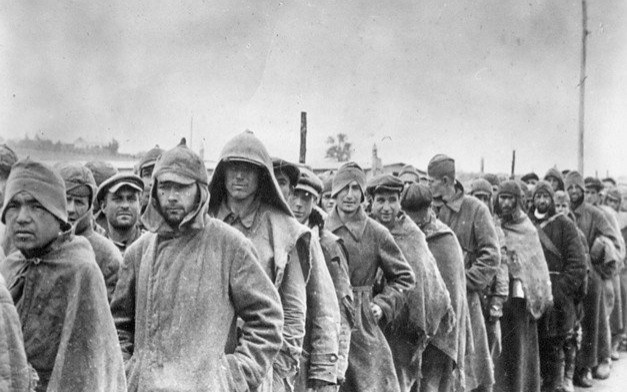 AUSCHWITZ. Los jeńców sowieckich w KL Auschwitz