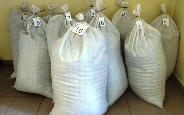 CHEŁMEK. Policjanci przechwycili narkotyki oraz tytoniową kontrabandę