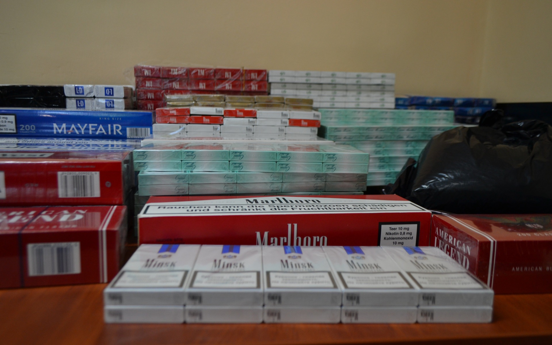 BRZESZCZE. Nielegalny handlarz i jego kontrabanda zatrzymana