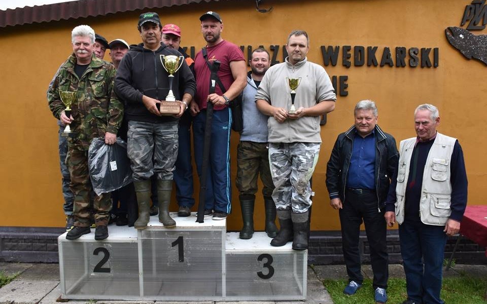 CHEŁMEK. Reprezentacja oświęcimskiego starostwa z pucharem