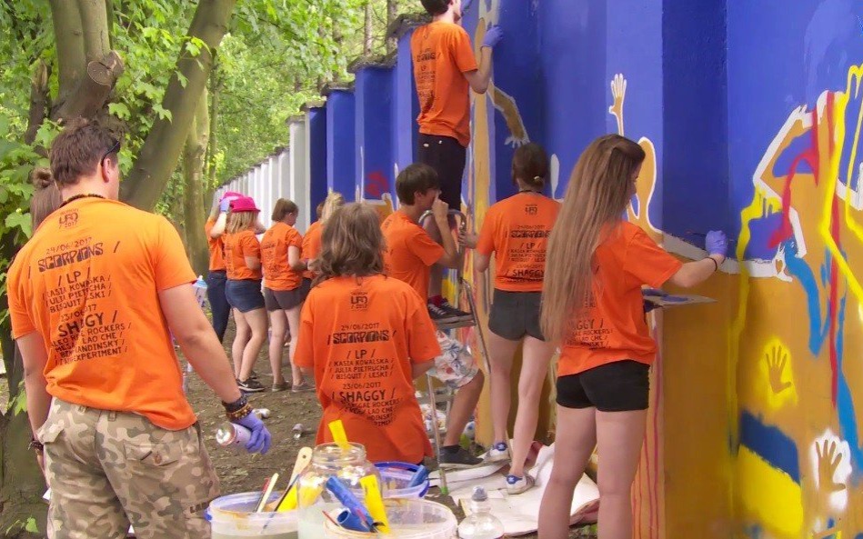 POWIAT. Warsztaty malarsko performatywne „Spotkania nad Bałtykiem”