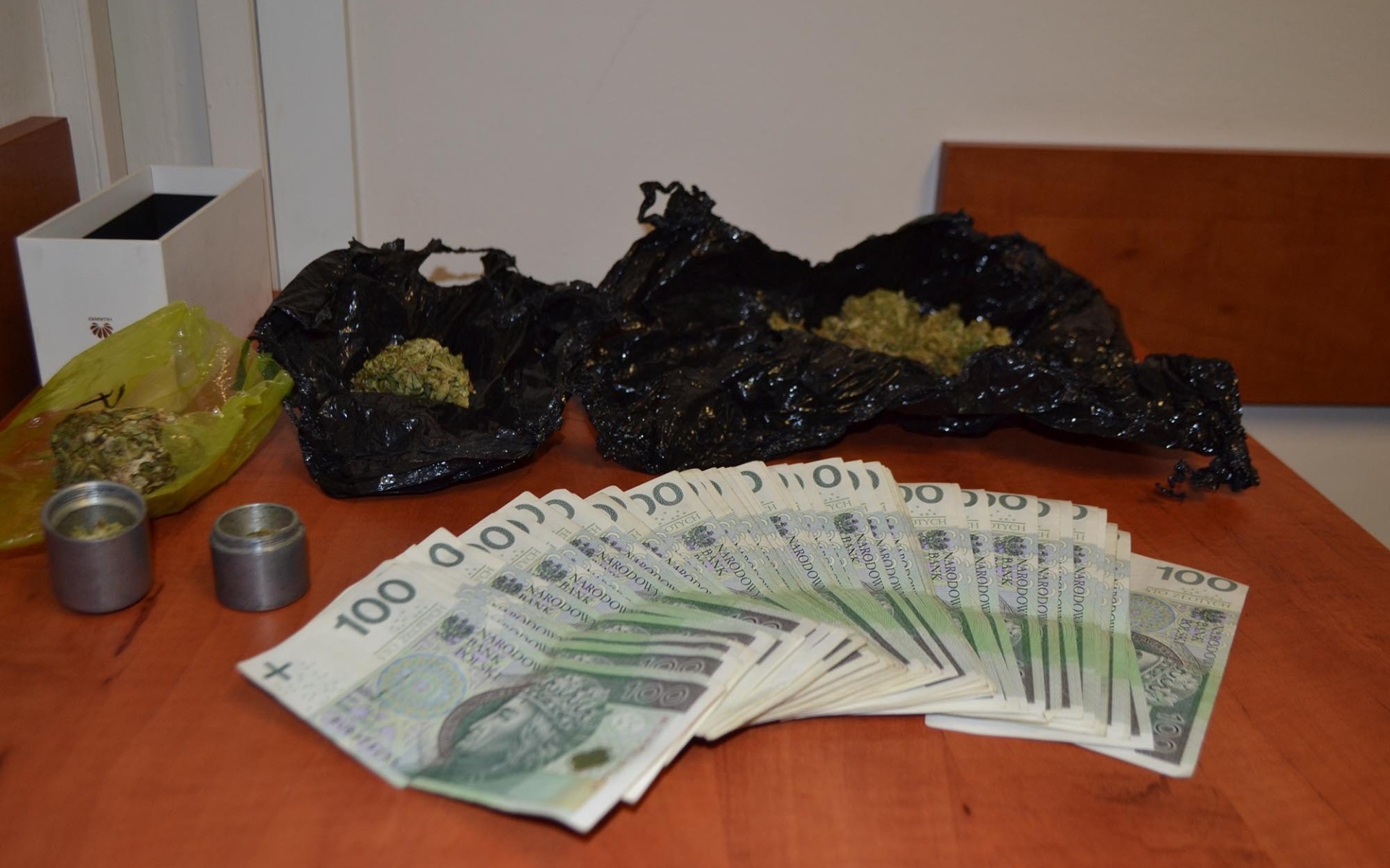 BRZESZCZE. Wpadli dealerzy marihuany