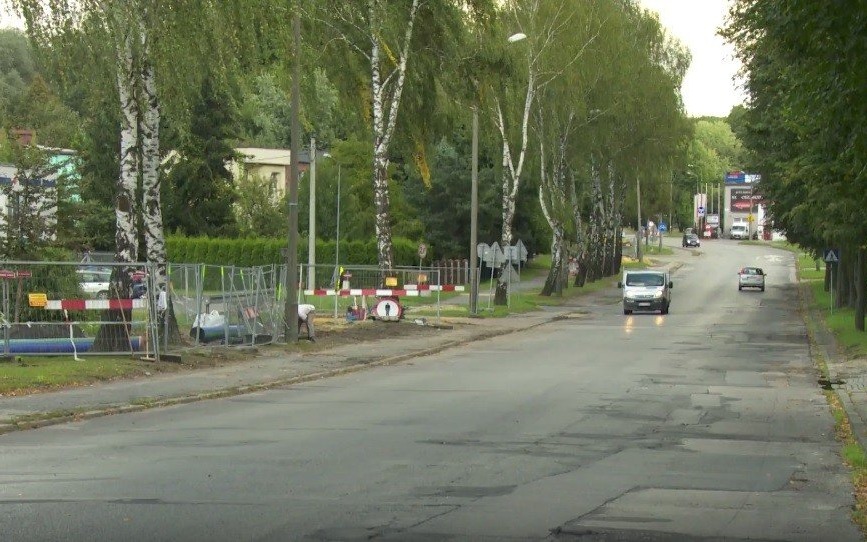POWIAT. Starostwo ratuje inwestycję na ul. Dąbrowskiego
