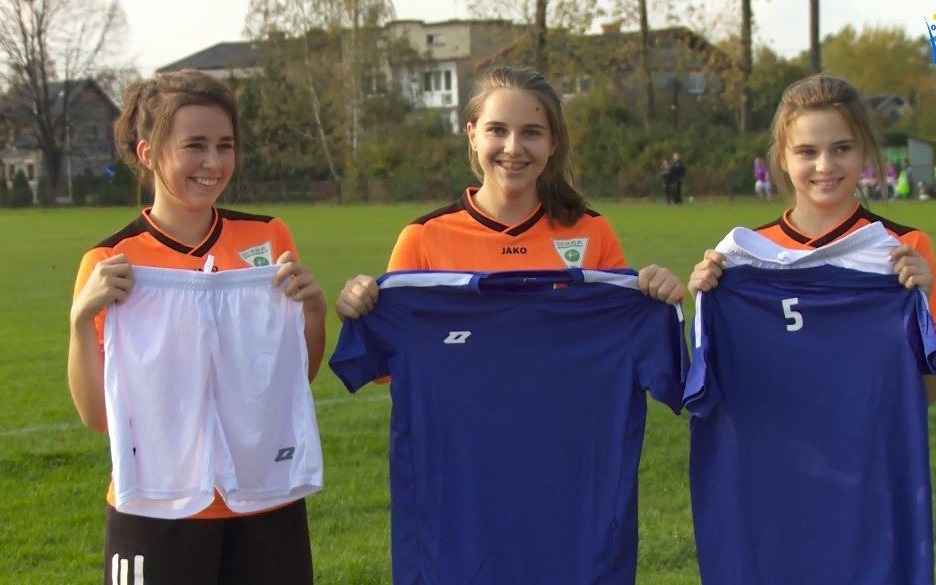 POWIAT. Nowe stroje treningowe dla Iskry Brzezinka