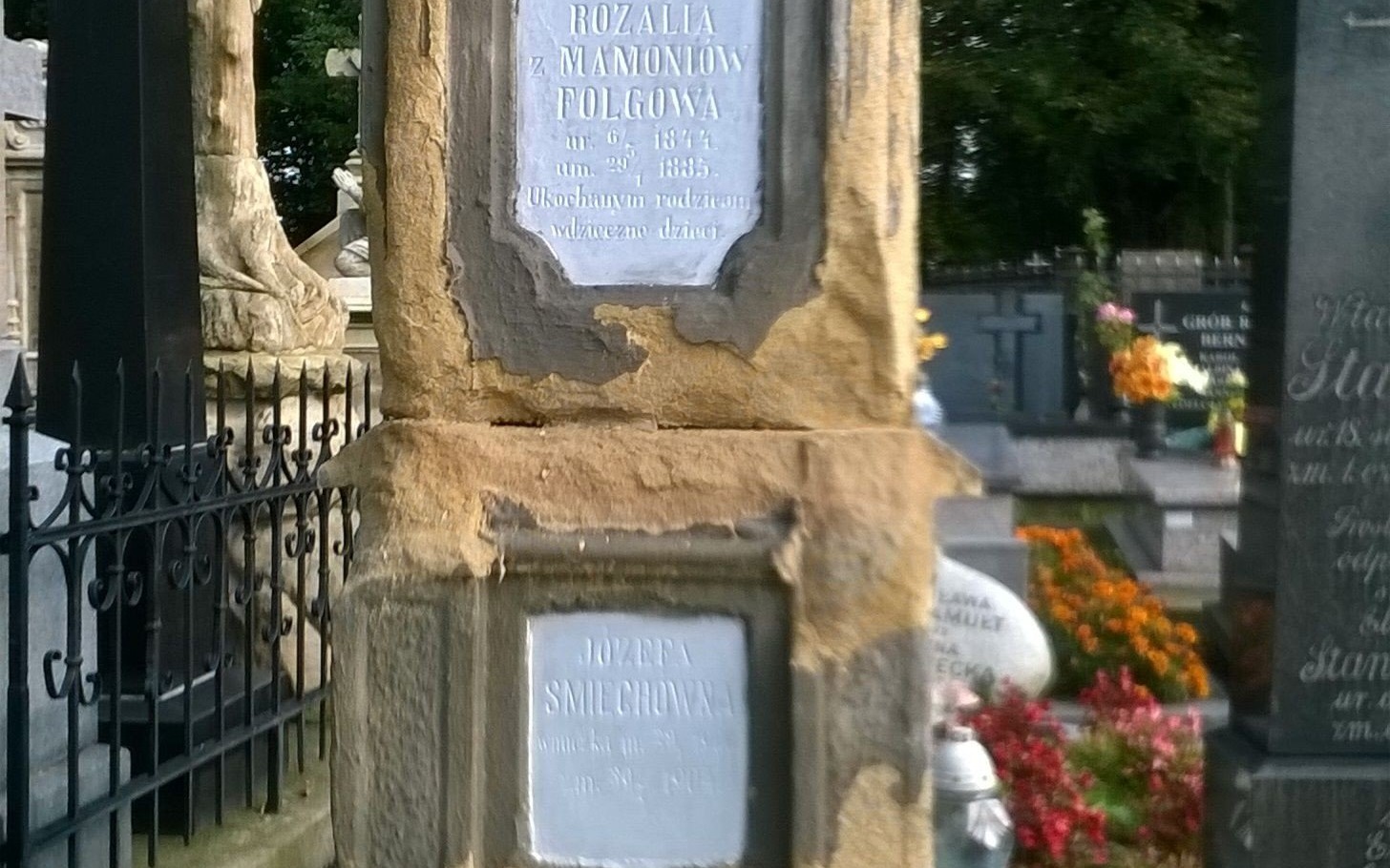 ZATOR. Kwesta na zatorskim cmentarzu