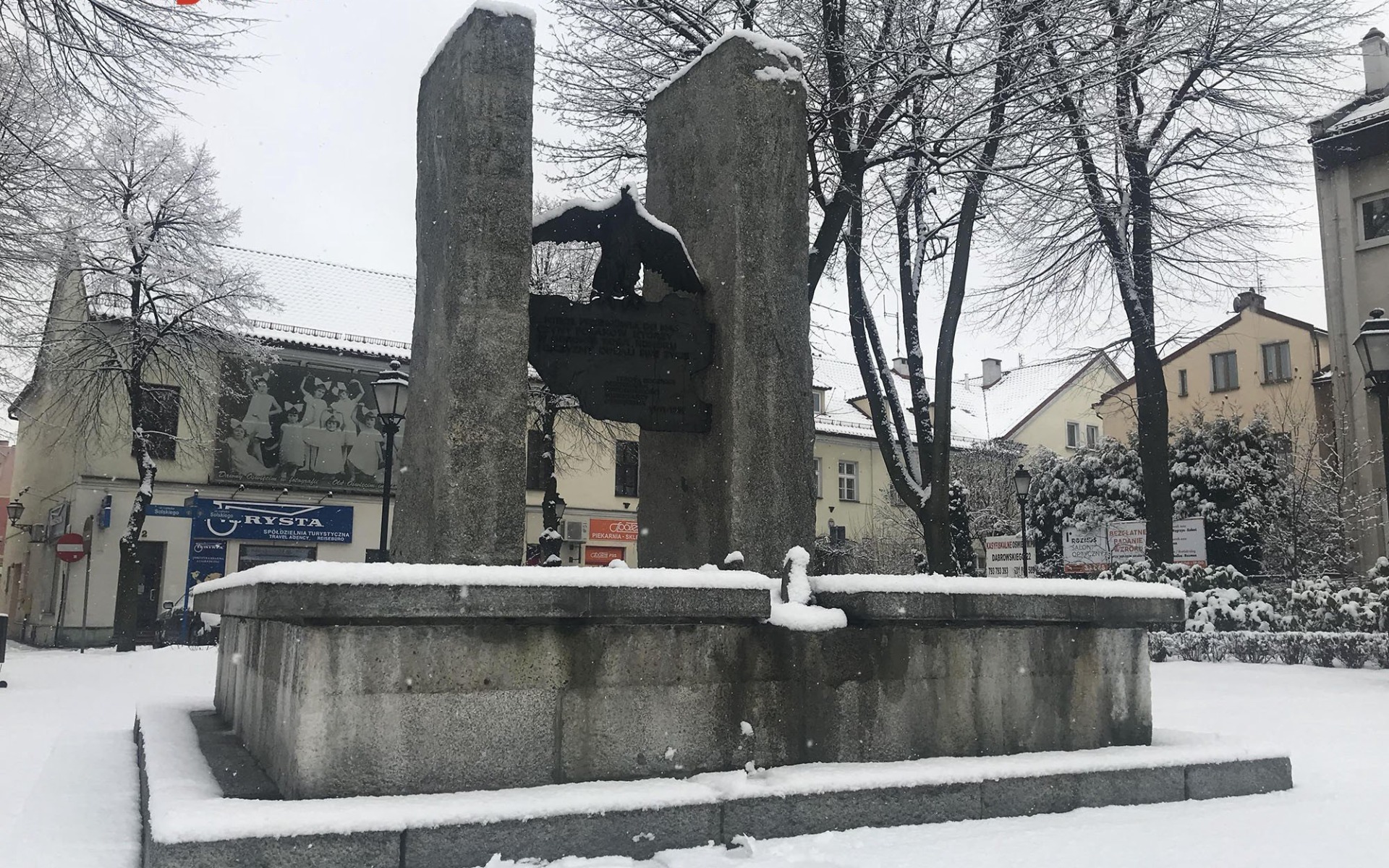 OŚWIĘCIM. Zmodernizują „pijaną wronę” na obelisku