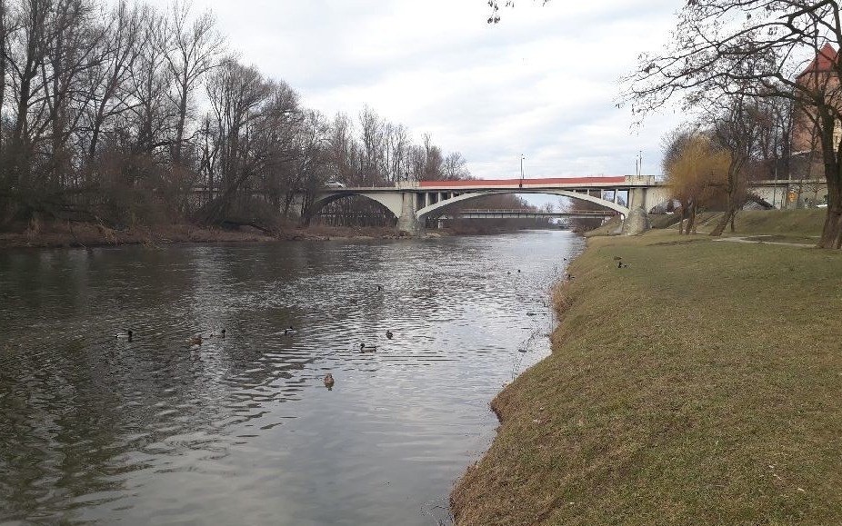 OŚWIĘCIM. 5-letni chłopiec uratowany z topniejącego na rzece lodu