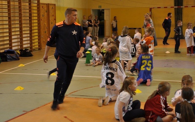 GMINA. Uczniowie spotkali się z Maciejem Iwańskim