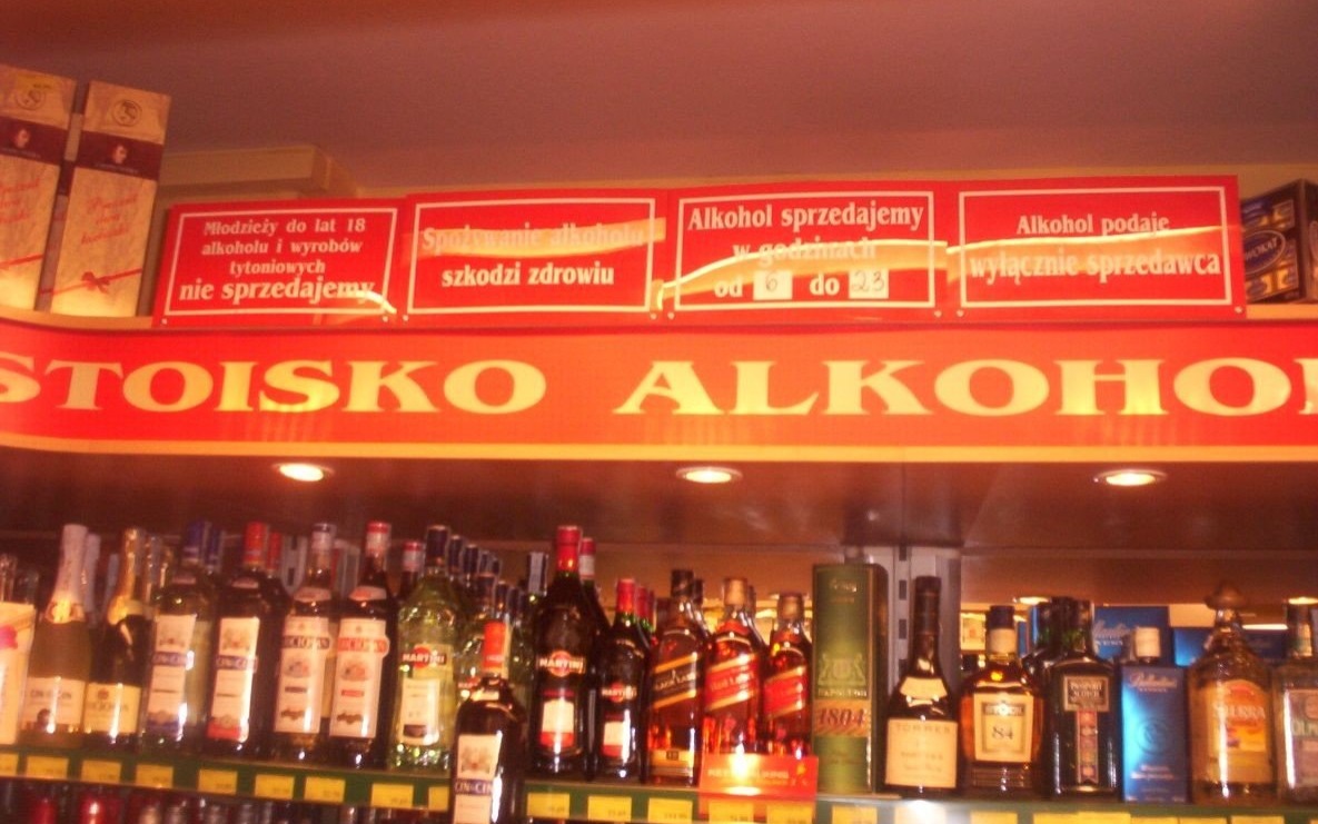 KĘTY. Sprzedała małoletniemu alkohol