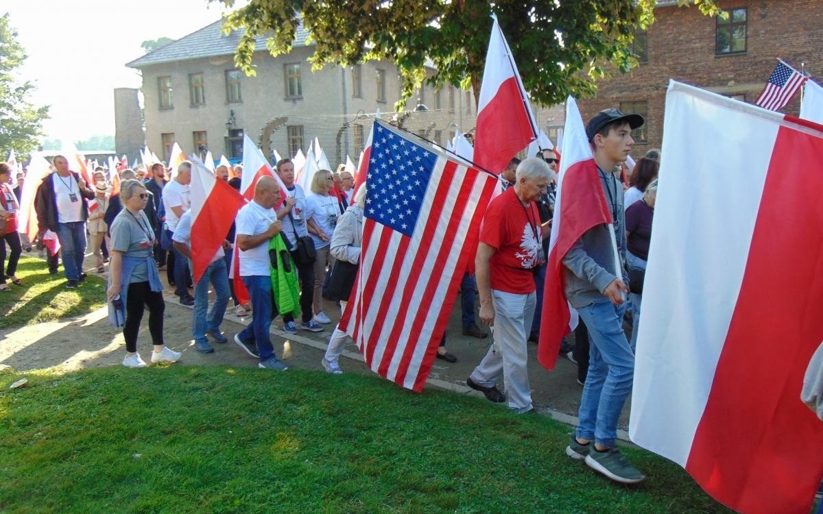 OŚWIĘCIM. Policjanci dbali o bezpieczny przebieg uroczystości