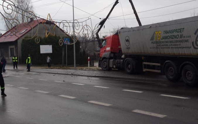 CHEŁMEK. Zobacz karambol na oblodzonej drodze