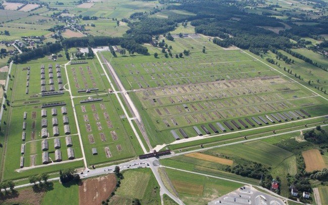 AUSCHWITZ. Bezpieczniejsze Miejsce Pamięci