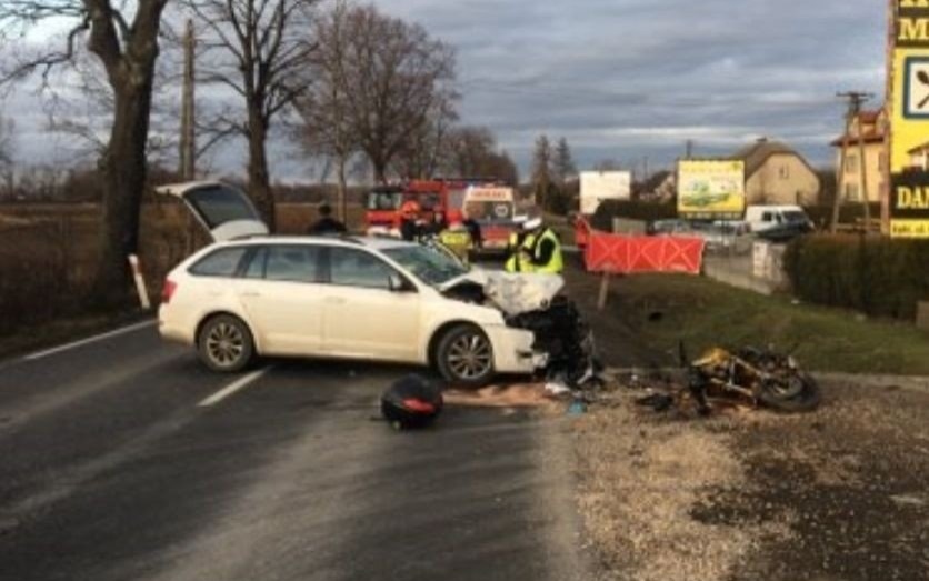 ŁĘKI. W wypadki zginął motocyklista