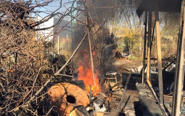 OŚWIĘCIM. Emerytowany milicjant znów pali śmieci w biały dzień