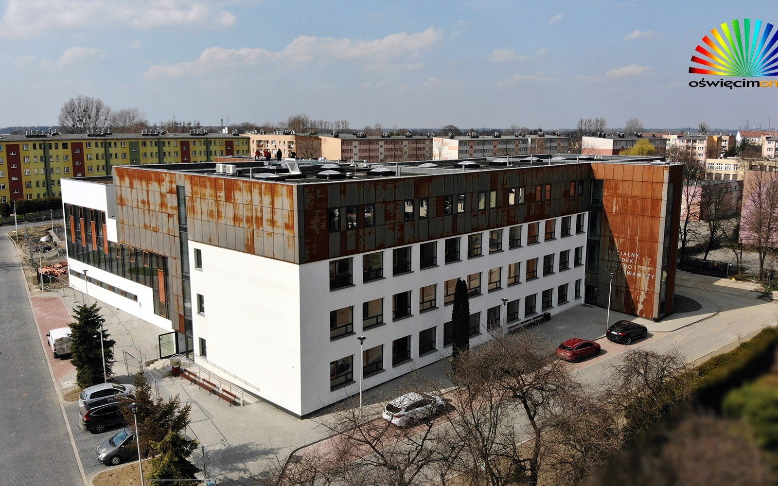 POWIAT. Uczniowie SOSW ucieszą się z basenu, auli i pracowni