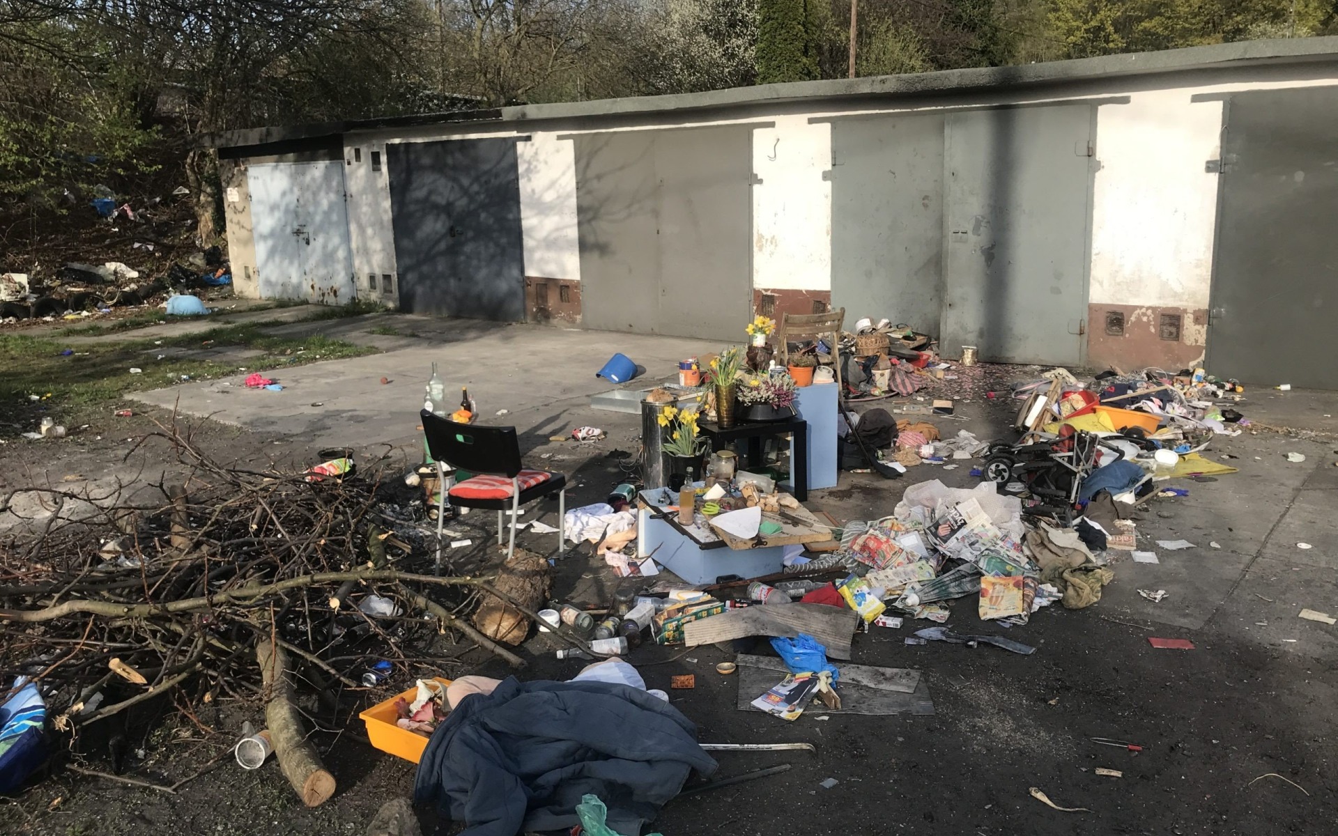 OŚWIĘCIM. Podejrzany o podpalanie śmieci oraz przestępstwa przeciwko funkcjonariuszom