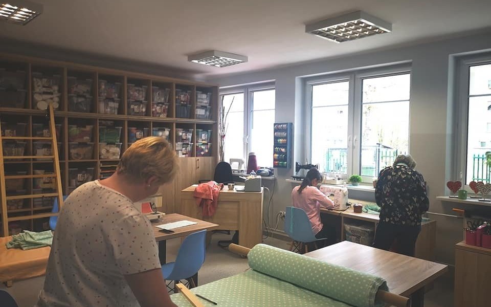 OŚWIĘCIM. 1000 maseczek trafiło już do seniorów