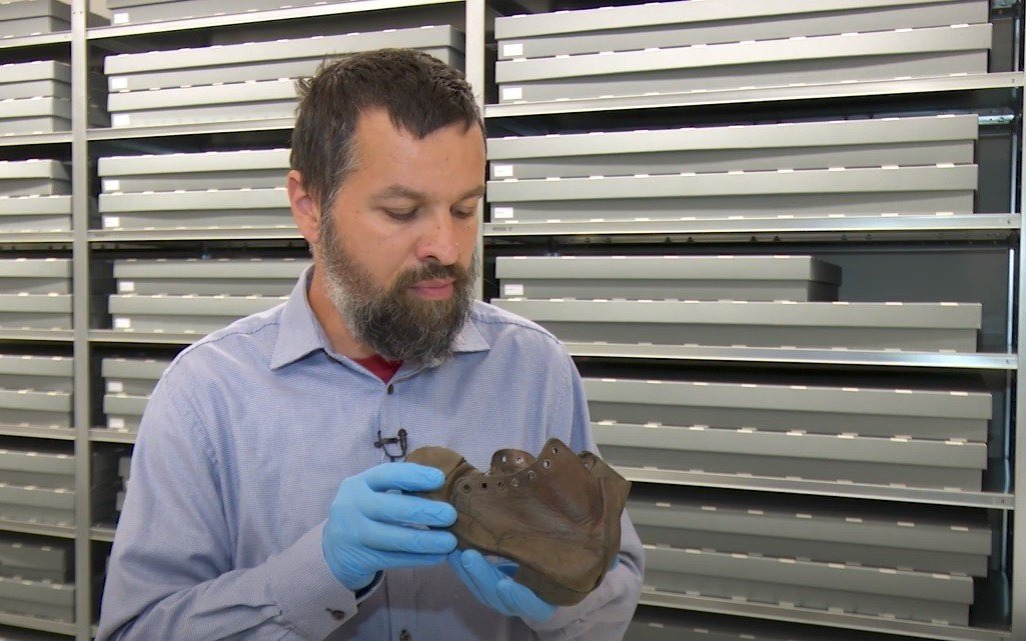 VIDEO. Bucik, w którym odnaleziono imię Amosa Steinberga