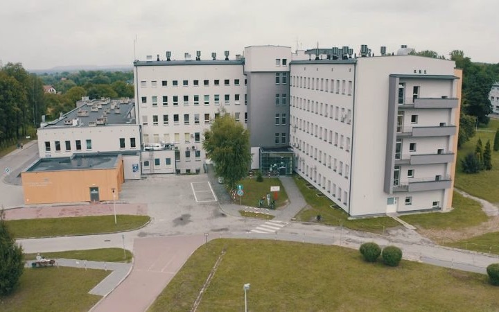 POWIAT. wstrzymane przyjęcia do trzech oddziałów