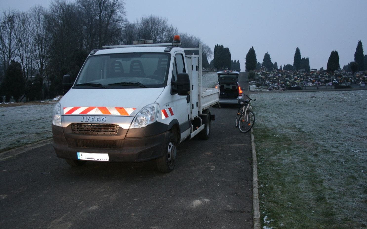 OŚWIĘCIM. Pijana rowerzystka dobiła do samochodu