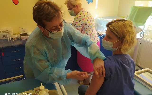 OŚWIĘCIM. W szpitalu ruszyły szczepienia przeciw COVID-19