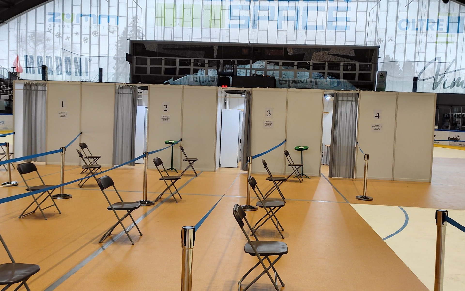 OŚWIĘCIM. Miejska hala lodowa gotowa na szczepienia przeciw COVID-19