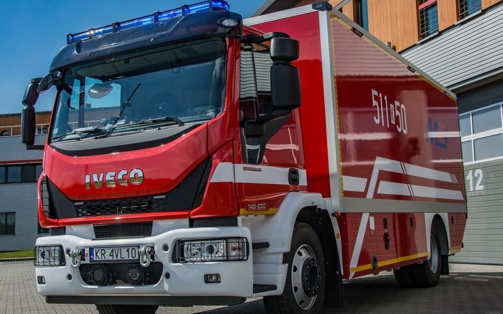 POWIAT. Nowy specjalistyczny samochód otrzymali strażacy z Oświęcimia