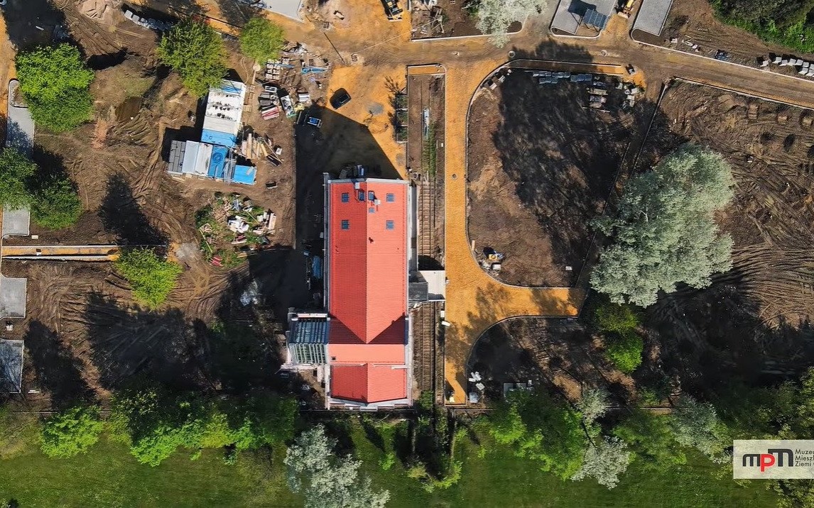 OŚWIĘCIM. Muzeum Pamięci Mieszkańców Ziemi Oświęcimskiej z lotu ptaka
