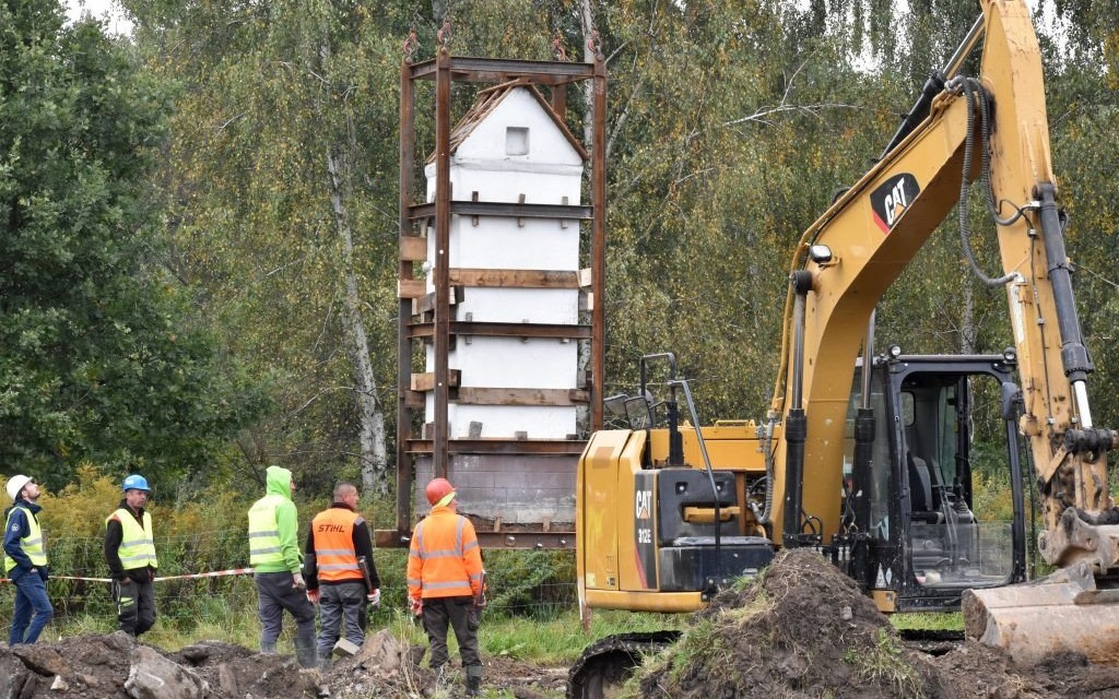 POWIAT. Po blisko 150 latach kapliczka zmieniła miejsce
