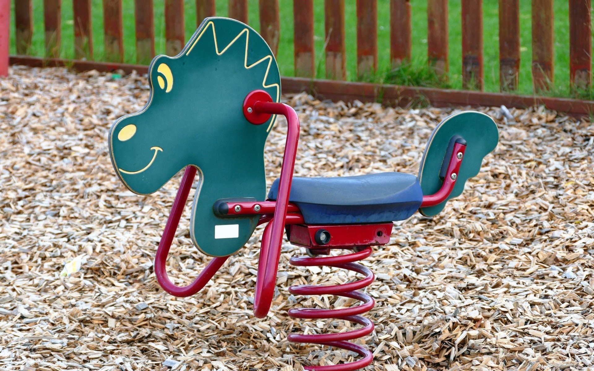 Jakie atrakcje dla dzieci warto mieć przy domu?