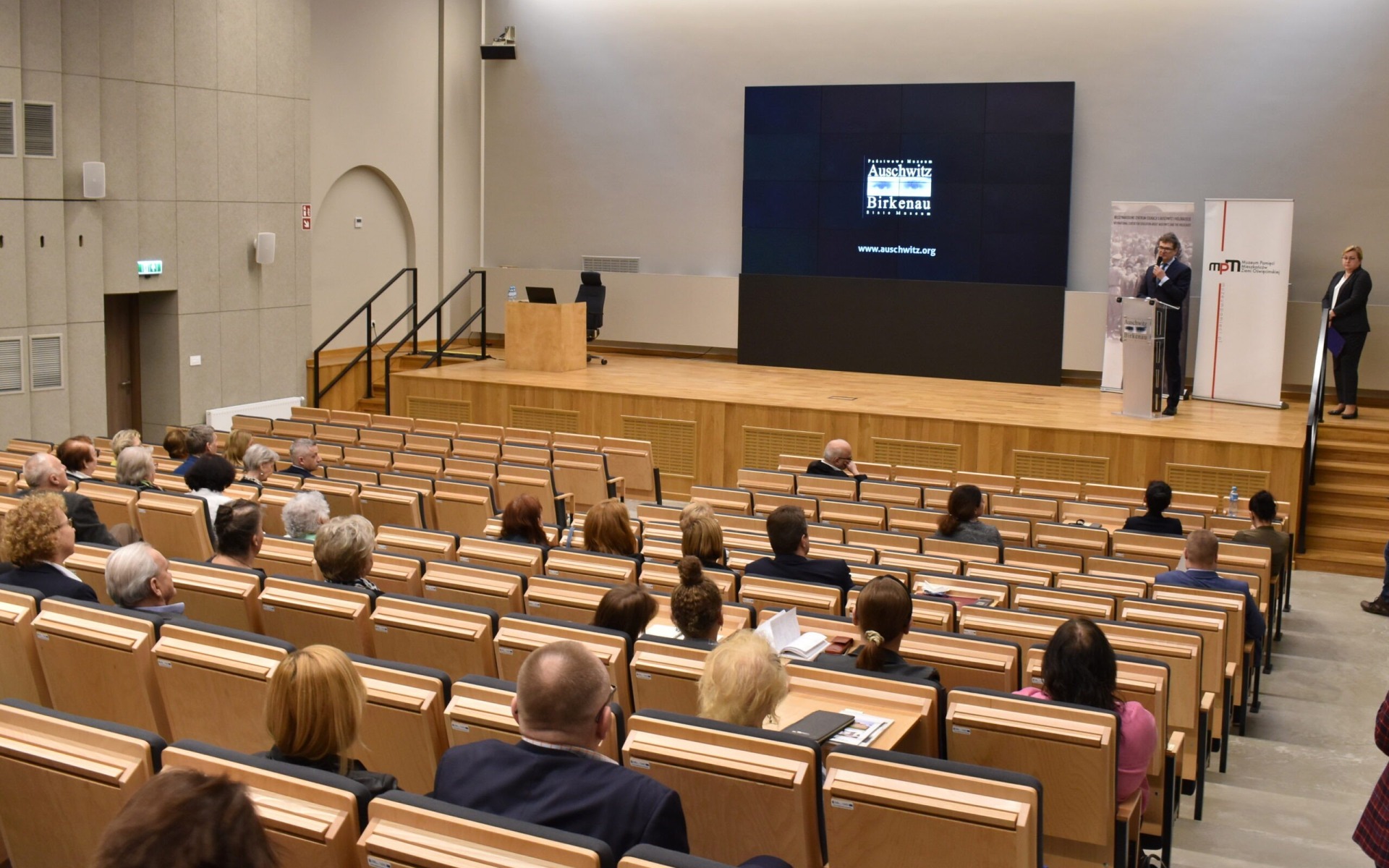 POWIAT. Test z człowieczeństwa w godzinie próby