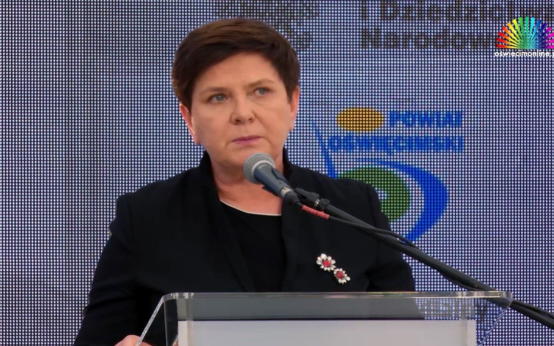 OŚWIĘCIM. Przemówienia Beaty Szydło i Piotra Glińskiego w Muzeum Pamięci