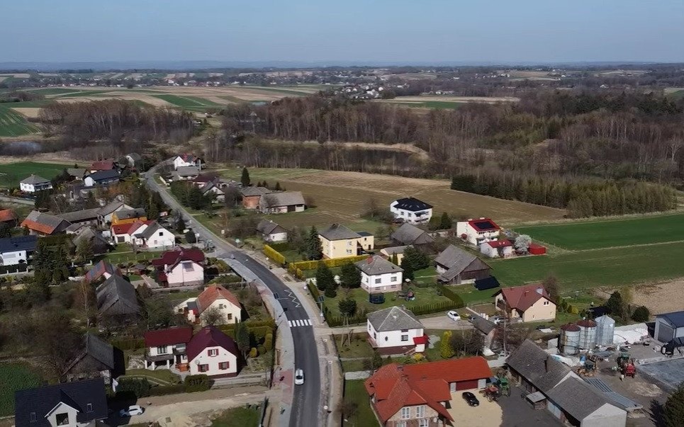 POWIAT. Droga powiatowa ul. Beskidzka w Witkowicach po przebudowie