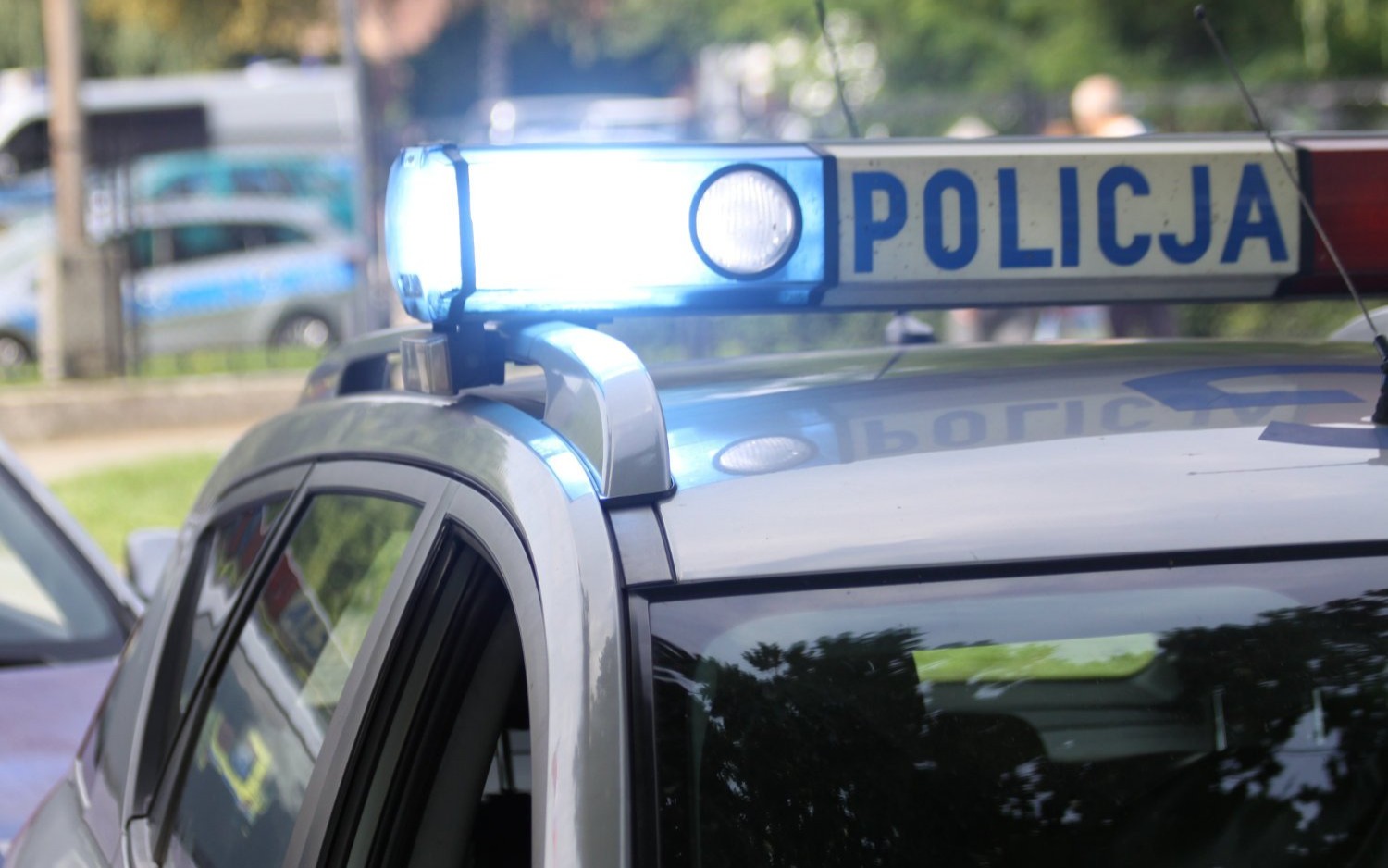 KĘTY. Zdalnie monitorowała pozostawione dzieci w samochodzie