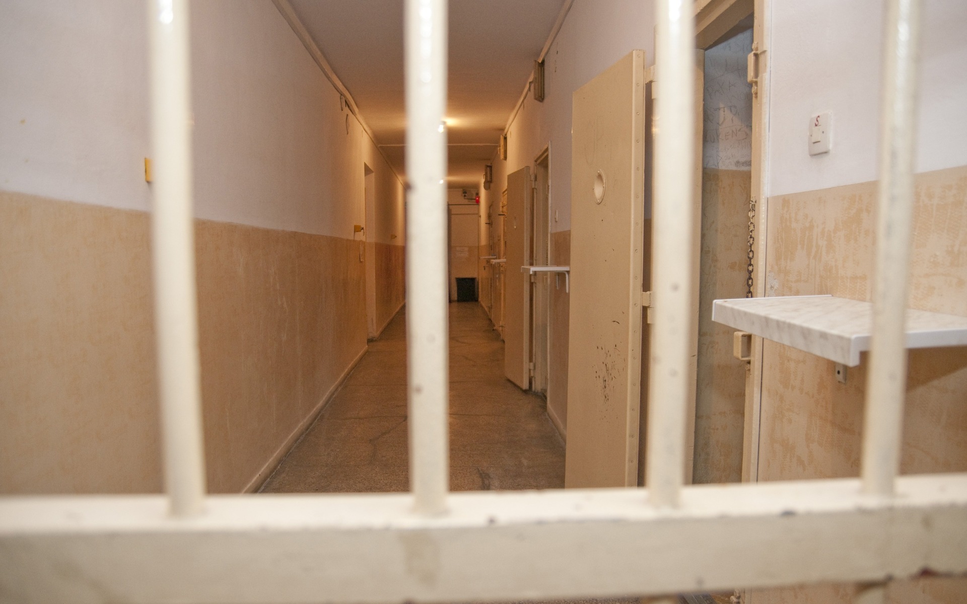 OŚWIĘCIM. Kolejny domowy agresor z zarzutami i prokuratorskimi zakazami